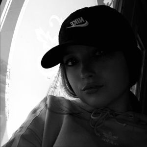 Meet your Posher, Sabrina